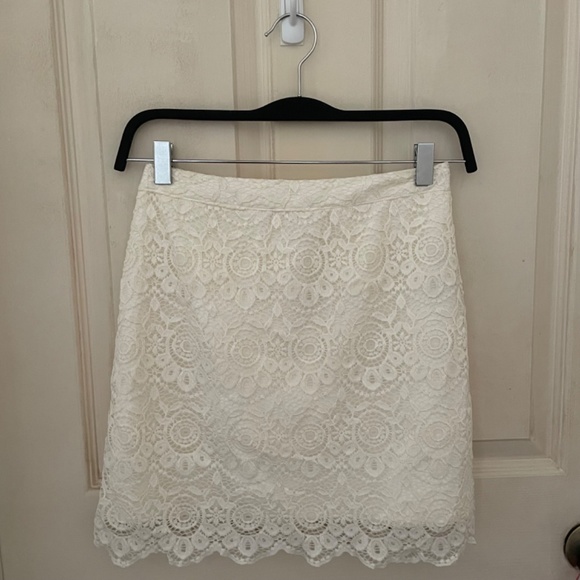 NWOT HOLLISTER White Lace Mini Skirt - Picture 2 of 7